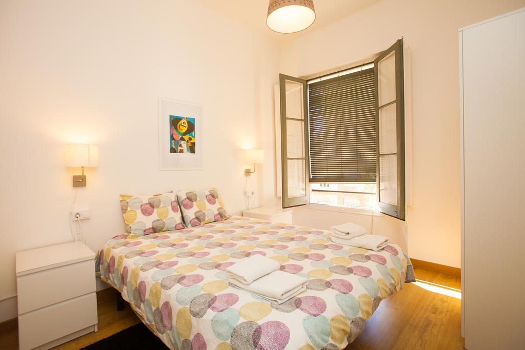 Gaudi Sagrada Familia Apartment Barcelona Ngoại thất bức ảnh