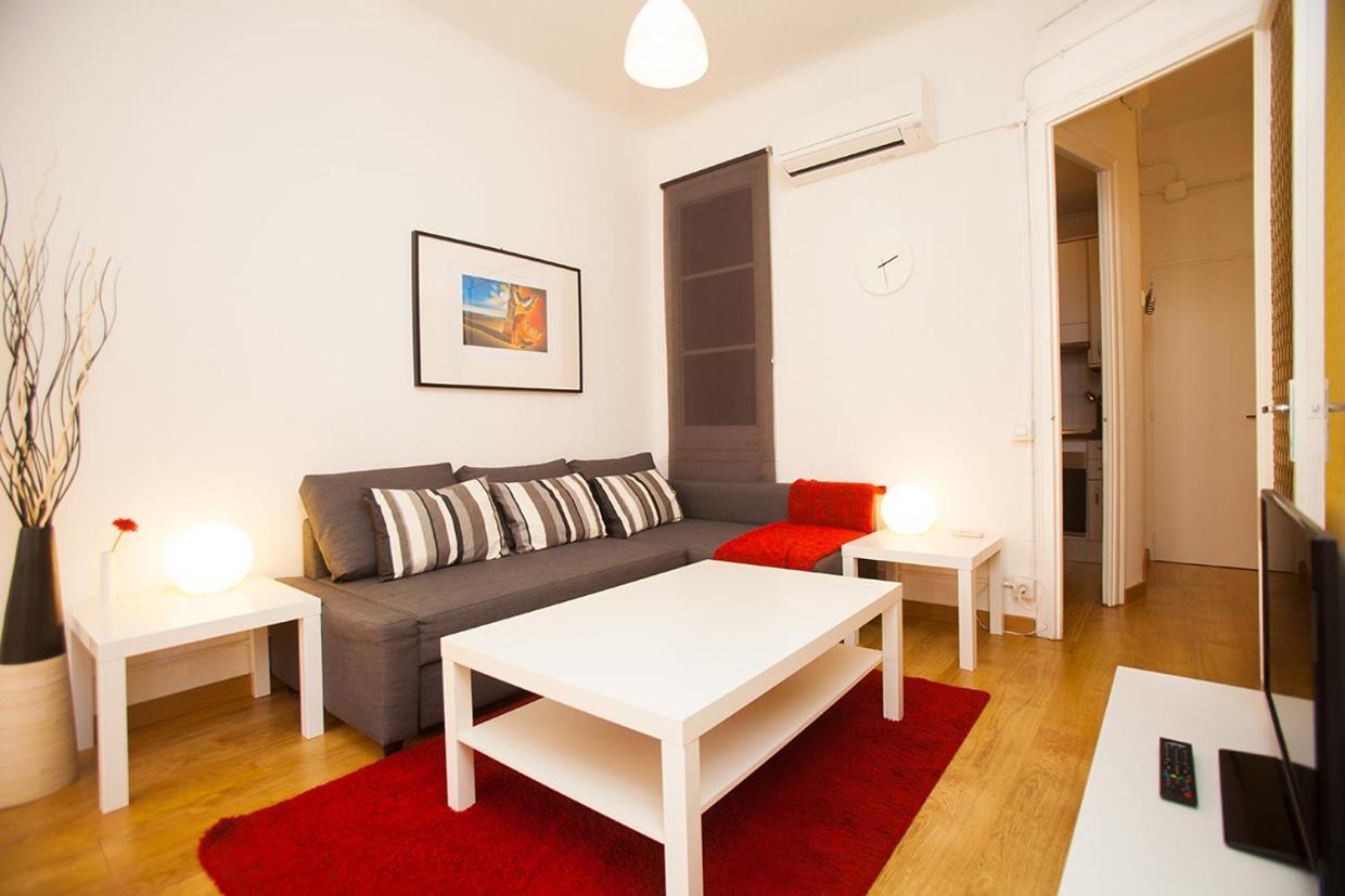 Gaudi Sagrada Familia Apartment Barcelona Ngoại thất bức ảnh