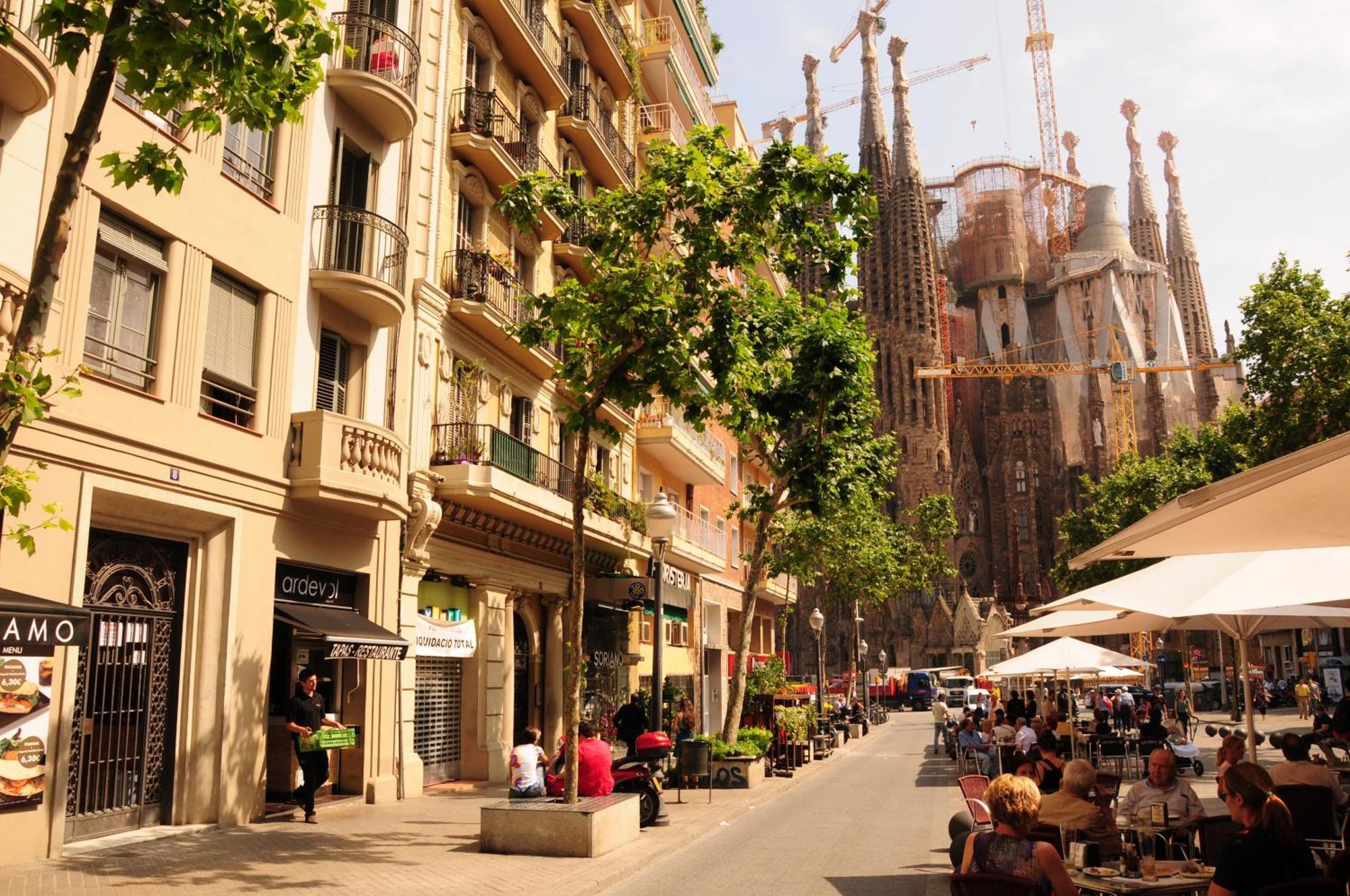 Gaudi Sagrada Familia Apartment Barcelona Ngoại thất bức ảnh