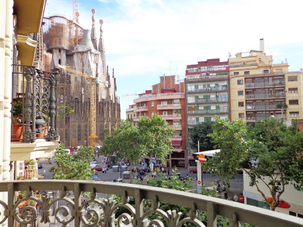 Gaudi Sagrada Familia Apartment Barcelona Phòng bức ảnh